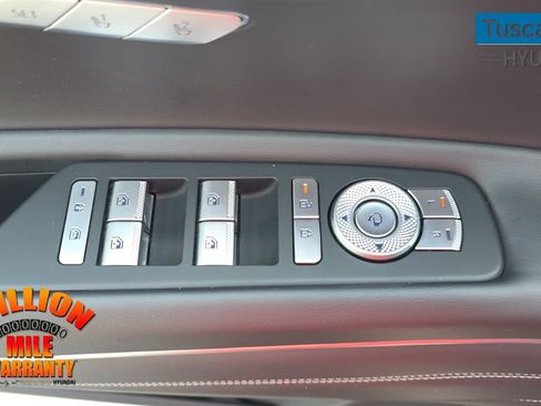 Used 2025 Genesis GV80 2.5T Standard AWD/4WD image 13