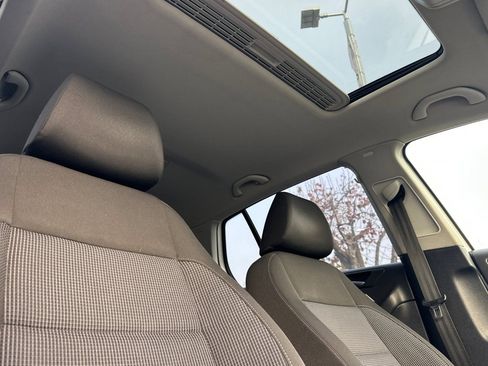 Used 2012 Volkswagen Golf 4-Door image 14