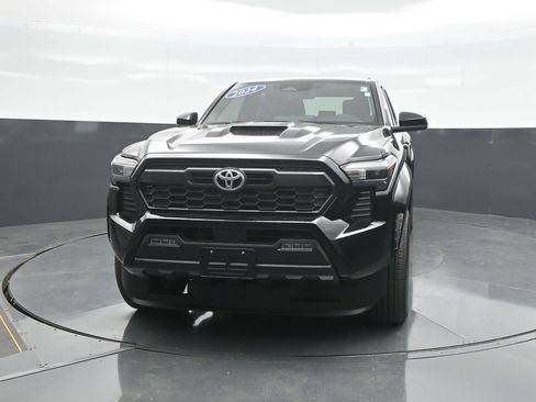 Certified 2024 Toyota Tacoma TRD Sport AWD/4WD image 2
