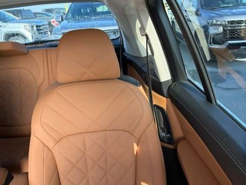 Used 2026 BMW X7 xDrive40i AWD/4WD image 9