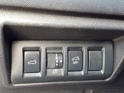 Used 2020 Subaru Outback Premium image 18