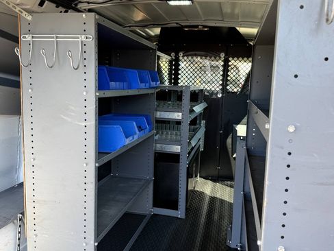 Used 2016 Chevrolet Express 2500 RWD image 14