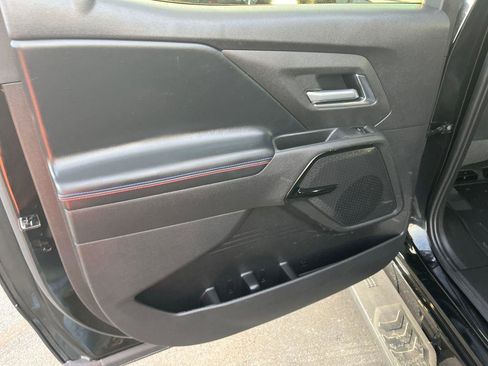 Used 2025 Chevrolet Silverado EV RST AWD/4WD image 21