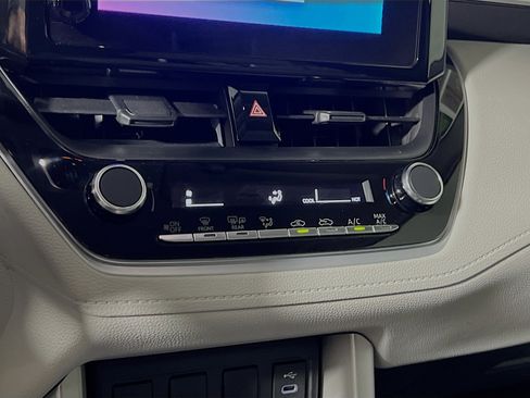 Used 2025 Toyota Corolla Cross L FWD image 26