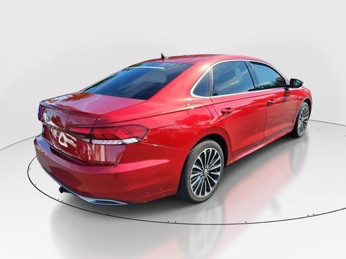 Certified 2022 Volkswagen Passat 2.0T image 35