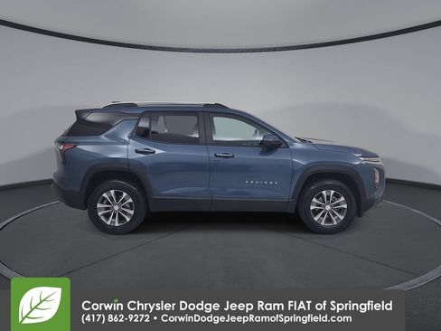 Used 2025 Chevrolet Equinox LT w/ Convenience Package II FWD image 17