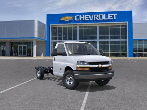 New 2026 Chevrolet Express 3500 w/ Power Convenience Package RWD image 2