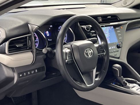 Used 2019 Toyota Camry XLE w/ Driver Assist Package FWD image 17