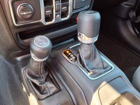 New 2025 Jeep Gladiator Sport image 13