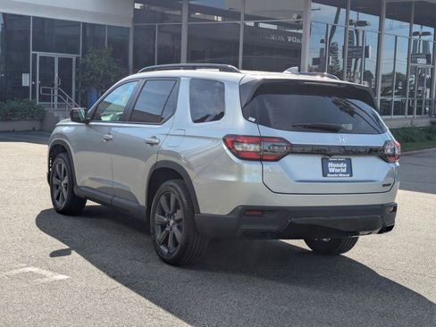 New 2026 Honda Pilot Sport image 6
