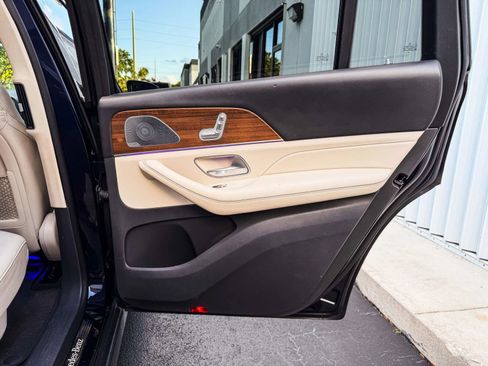Used 2020 Mercedes-Benz GLS 450 4MATIC image 33