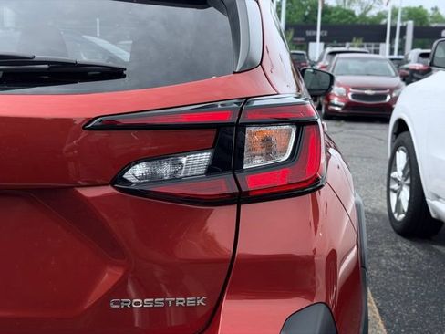 Used 2024 Subaru Crosstrek 2.0i Premium AWD/4WD image 8