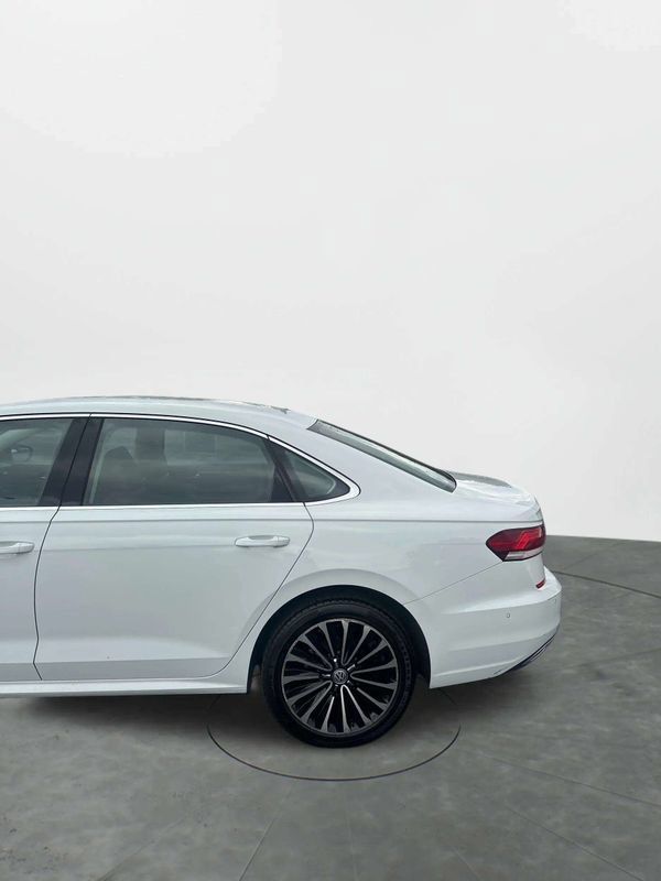 Used 2022 Volkswagen Passat 2.0T FWD image 29