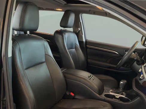 Used 2016 Toyota Highlander Limited FWD image 45