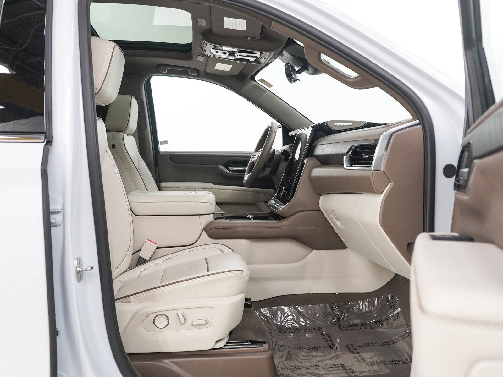 Used 2026 GMC Yukon Denali w/ Denali Reserve Package AWD/4WD image 11