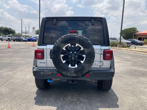 Used 2024 Jeep Wrangler Unlimited Rubicon 4xe AWD/4WD image 6