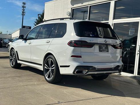 Certified 2025 BMW X7 xDrive40i image 8