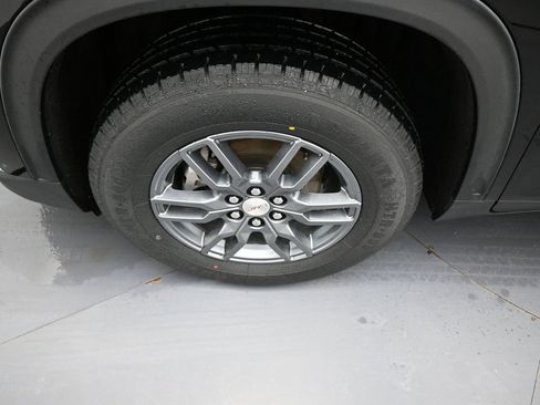 Used 2025 GMC Acadia Elevation image 8