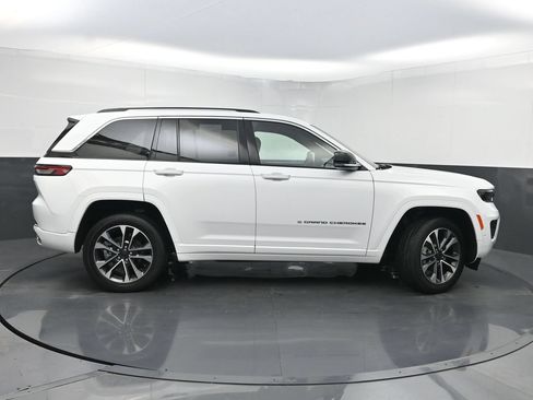 Used 2023 Jeep Grand Cherokee Overland AWD/4WD image 49