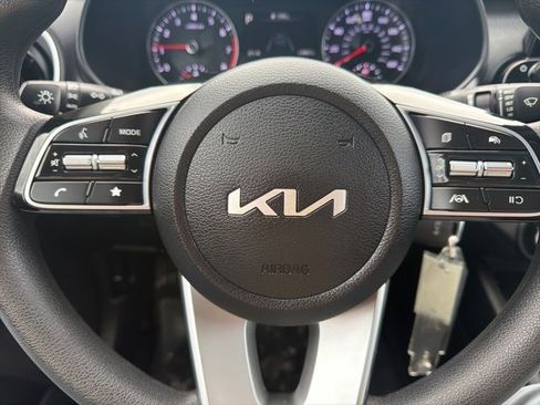 Certified 2023 Kia Forte LXS w/ LXS Technology Package image 19