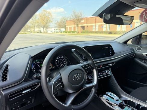 Used 2023 Hyundai Sonata SEL w/ Cargo Package FWD image 12