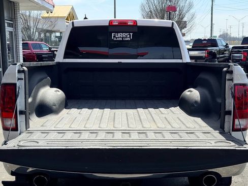 Used 2018 RAM 1500 SLT image 10