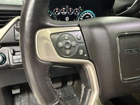 Used 2017 GMC Yukon Denali AWD/4WD image 19