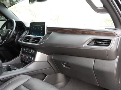 Used 2023 Chevrolet Suburban LT image 25