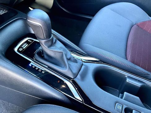 Used 2024 Toyota Corolla SE w/ SE Premium Package FWD image 15