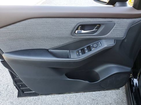 Certified 2023 Nissan Rogue SV AWD/4WD image 13