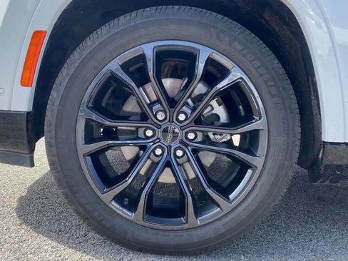 Used 2024 Jeep Grand Wagoneer L Series II w/ Quick Order Packagew 28T image 9