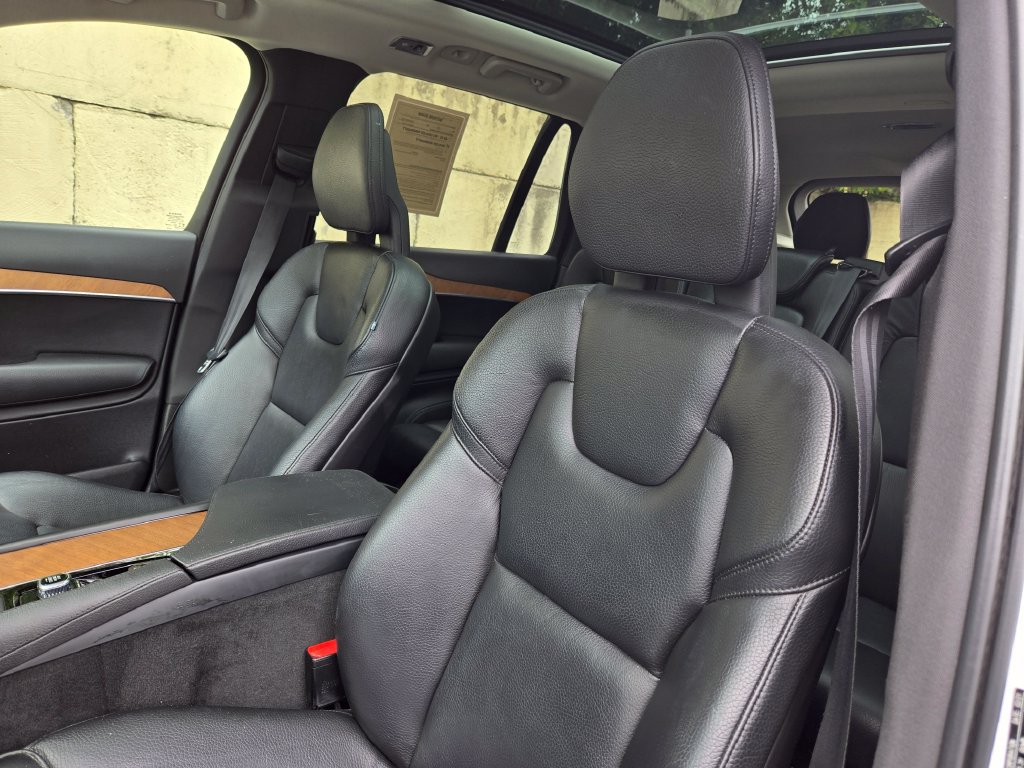 Used 2021 Volvo XC90 T6 Momentum w/ Advanced Package AWD/4WD image 11