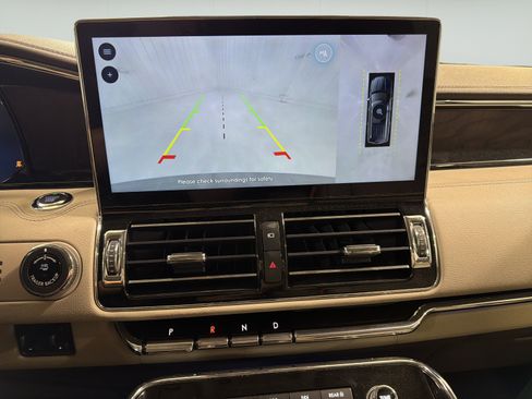 Used 2023 Lincoln Navigator Reserve AWD/4WD image 19