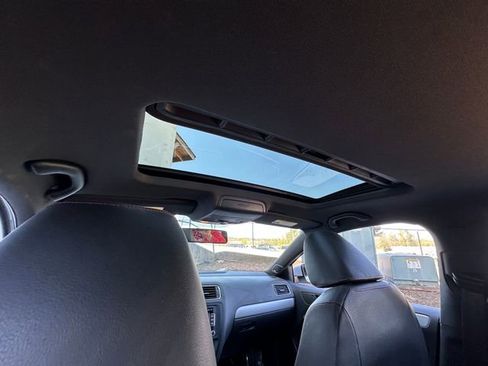Used 2013 Volkswagen Jetta GLI Autobahn image 34