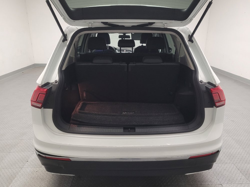 Used 2021 Volkswagen Tiguan SE w/ Panoramic Sunroof Package FWD image 29