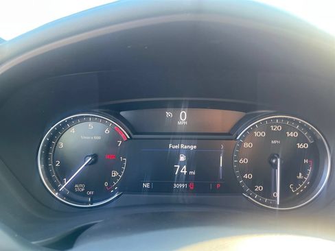 Used 2023 Cadillac XT4 Premium Luxury FWD image 12