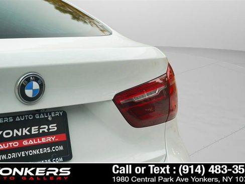 Used 2019 BMW X6 xDrive50i w/ M Sport Package image 19