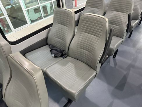 Used 2021 Ford F550 2WD Regular Cab Super Duty image 21