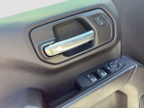 Used 2022 Chevrolet Silverado 1500 Custom Trail Boss w/ LPO, Dark Essentials Package AWD/4WD image 17