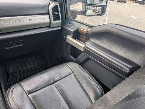 Used 2022 Ford F350 Lariat image 18