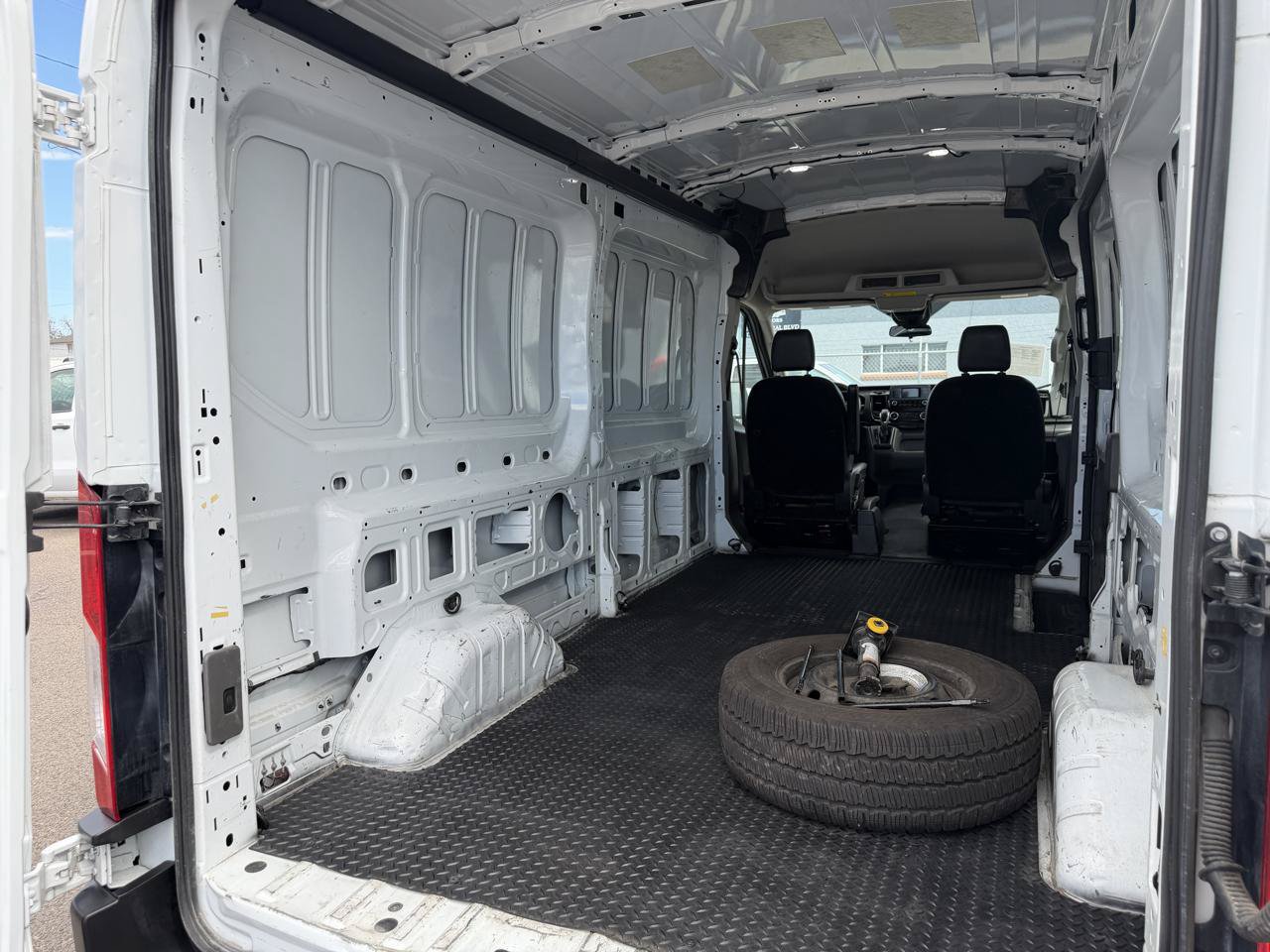 Used 2020 Ford Transit 250 Medium Roof RWD image 25