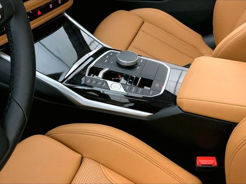 Certified 2024 BMW 330i xDrive Sedan w/ Convenience Package image 22