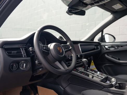 New 2026 Porsche Macan S image 4