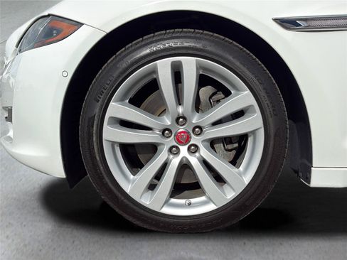 Used 2018 Jaguar XJ L Portfolio AWD/4WD image 30