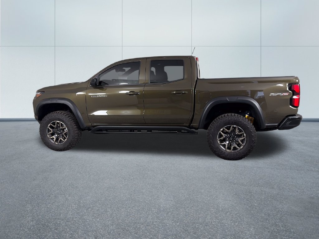 Used 2025 Chevrolet Colorado ZR2 w/ Technology Package AWD/4WD image 4