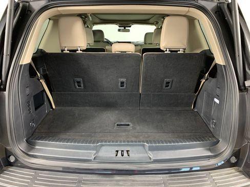 Used 2023 Ford Expedition Limited image 13