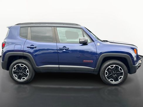Used 2017 Jeep Renegade Trailhawk AWD/4WD image 2
