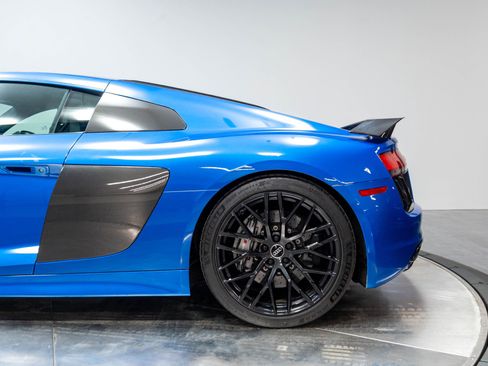 Used 2017 Audi R8 V10 plus AWD/4WD image 32