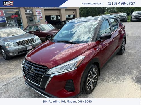 Used 2021 Nissan Kicks SV FWD image 1