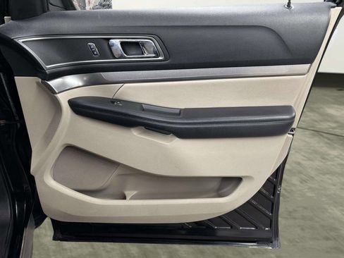 Used 2018 Ford Explorer XLT w/ Equipment Group 202A image 21